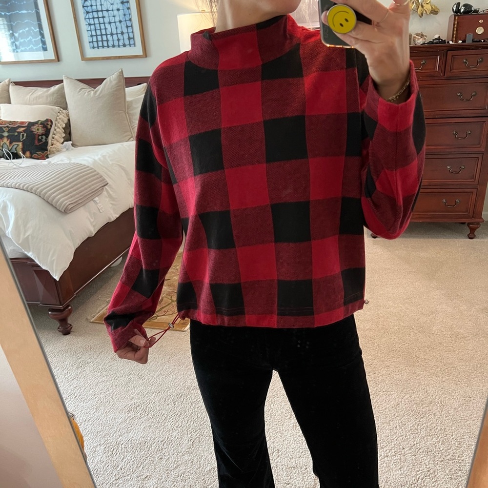 BB Dakota plaid top with toggle bottom